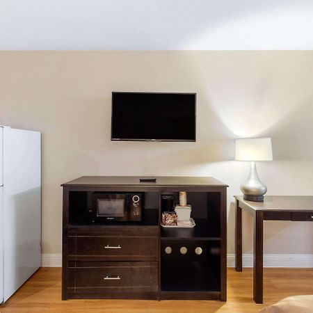 Quality Inn And Suites Port Arthur Nederland Exteriör bild