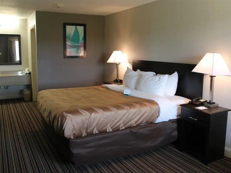 Quality Inn And Suites Port Arthur Nederland Exteriör bild