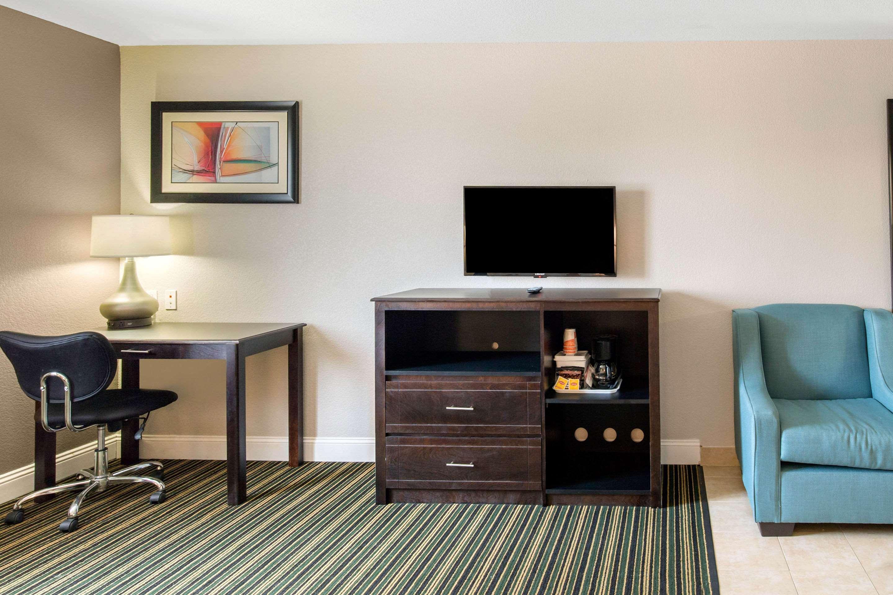 Quality Inn And Suites Port Arthur Nederland Exteriör bild