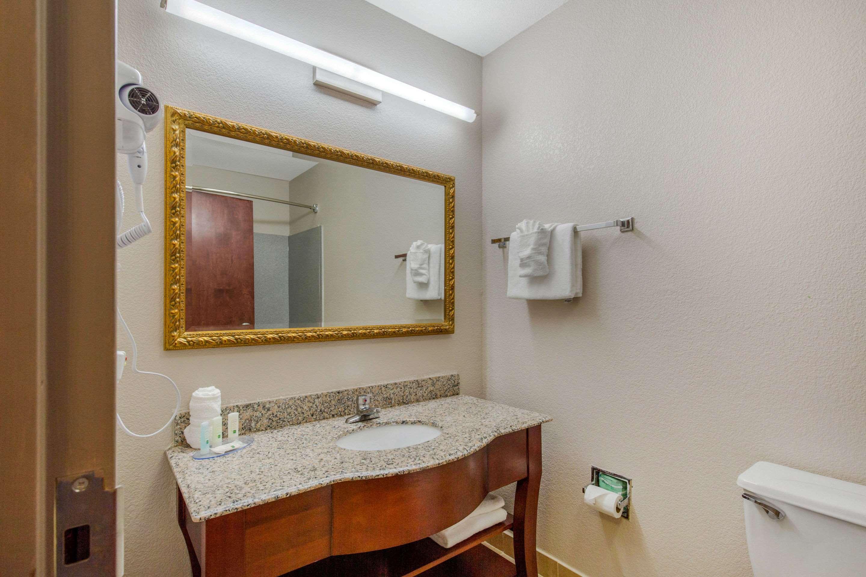 Quality Inn And Suites Port Arthur Nederland Exteriör bild