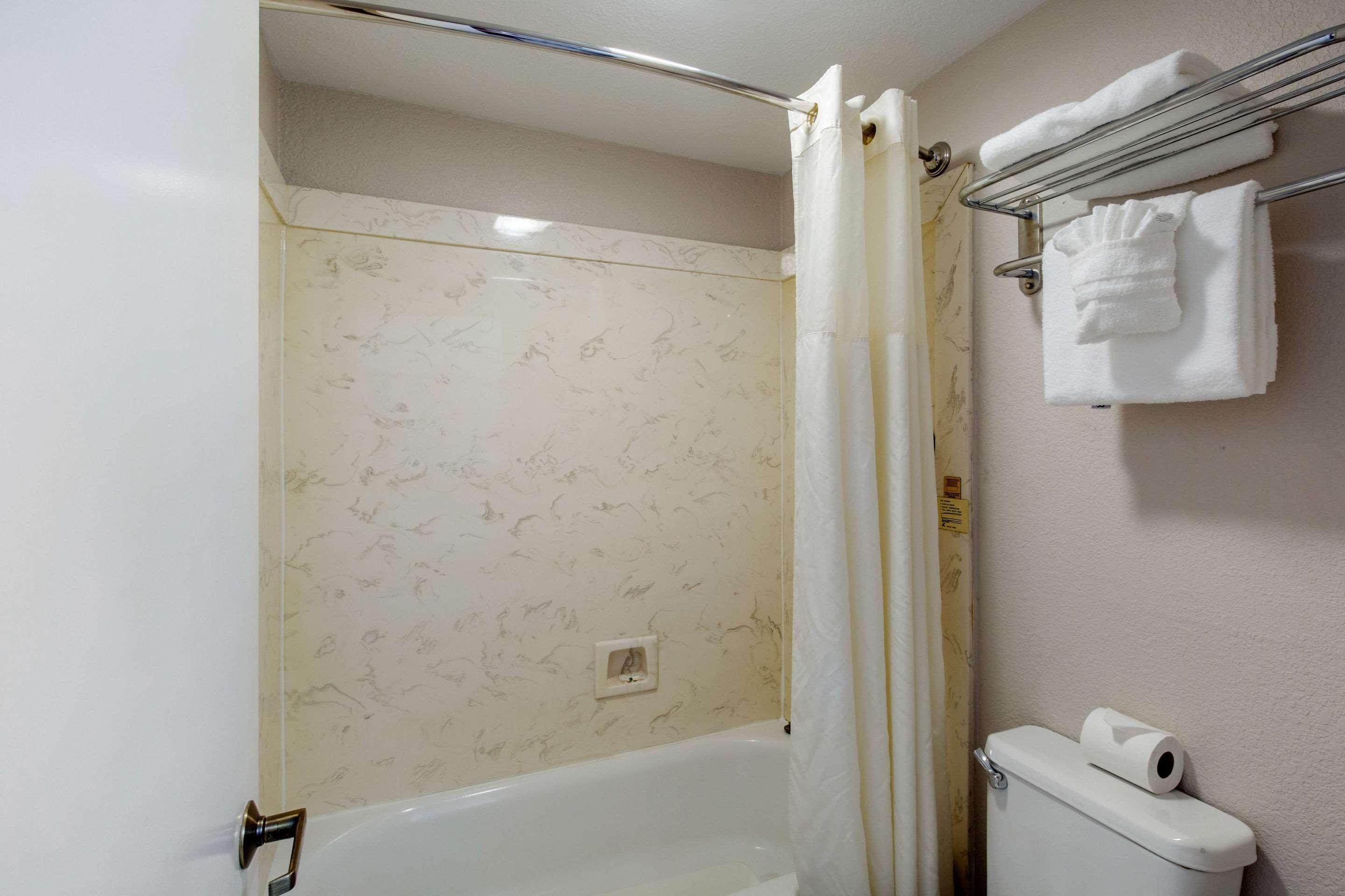 Quality Inn And Suites Port Arthur Nederland Exteriör bild