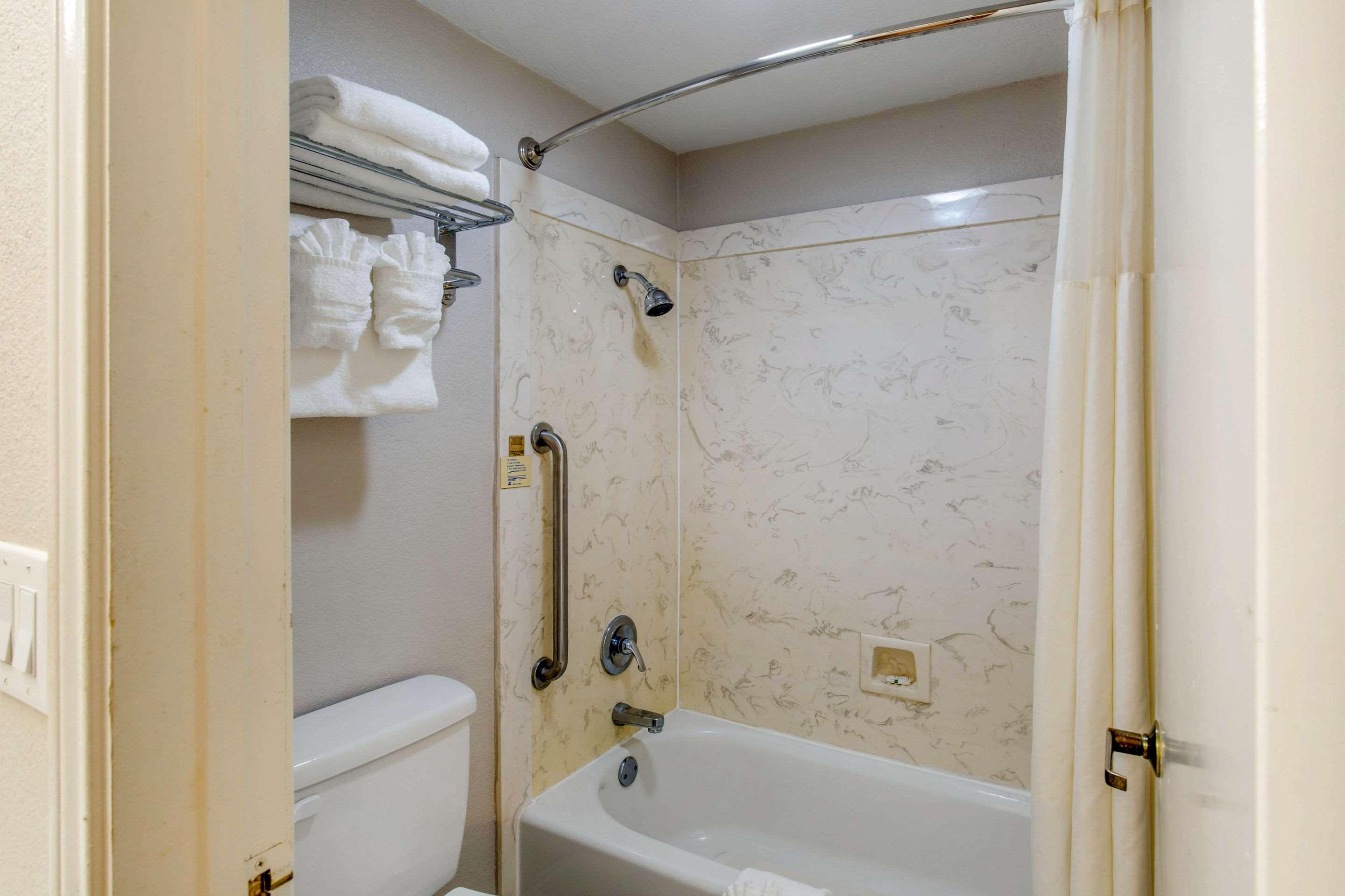 Quality Inn And Suites Port Arthur Nederland Exteriör bild