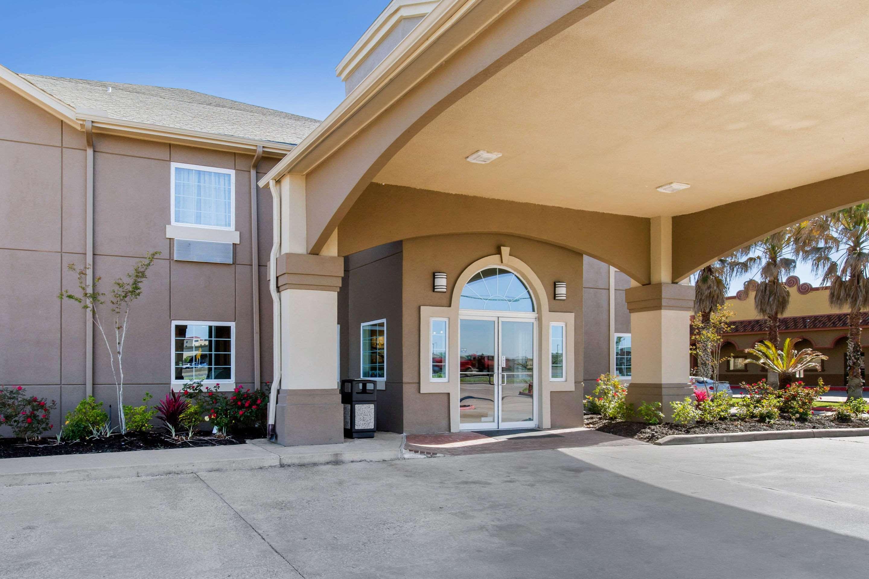 Quality Inn And Suites Port Arthur Nederland Exteriör bild